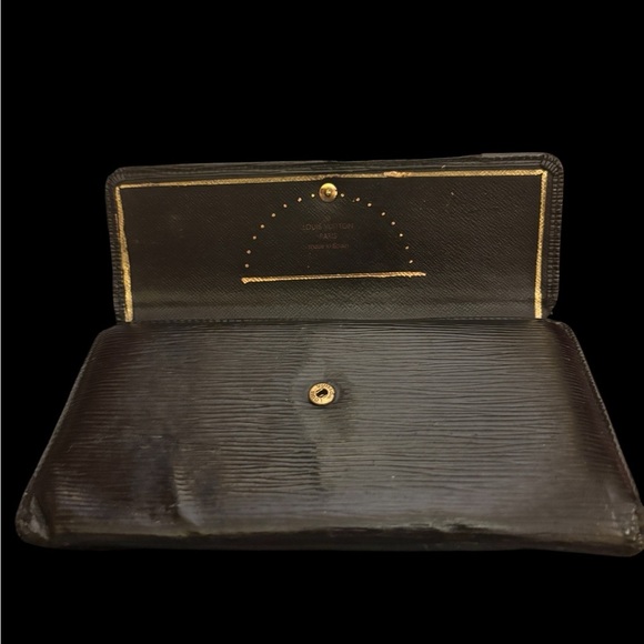 Louis Vuitton Black Epi Sarah Wallet – Hand-Painted Art Deco - Picture 12 of 16